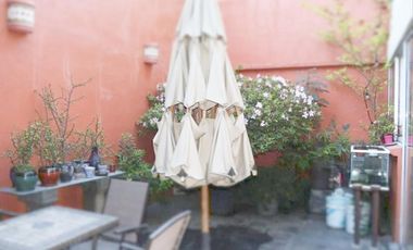 CASA EN CALLE CERRADA CON EXCELENTE ILUMINACIÓN