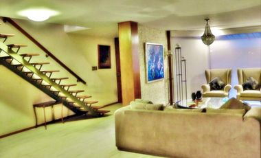 CASA EN CALLE CERRADA CON EXCELENTE ILUMINACIÓN