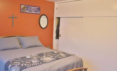 CASA EN CALLE CERRADA CON EXCELENTE ILUMINACIÓN