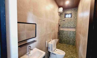 Rumah Mewah ada Private Pool Strategis di Sumber Banjarsari Solo