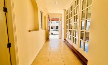 Renta de Residencia con casa club