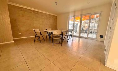 Renta de Residencia con casa club