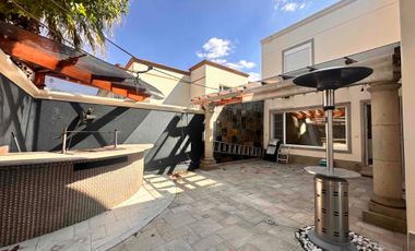 Renta de Residencia con casa club