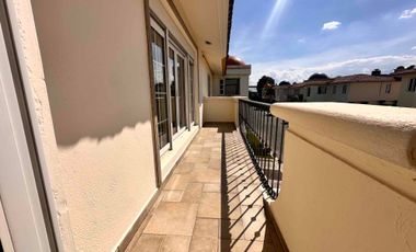 Renta de Residencia con casa club