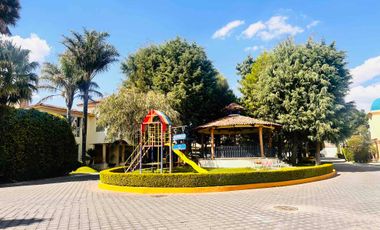 Renta de Residencia con casa club
