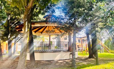 Renta de Residencia con casa club