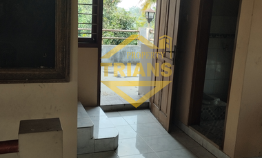 Rumah semi Villa PURBARATU sangat dekat kepusat kota