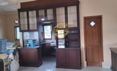 Rumah semi Villa PURBARATU sangat dekat kepusat kota