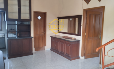 Rumah semi Villa PURBARATU sangat dekat kepusat kota