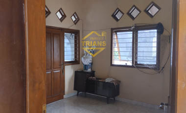 Rumah semi Villa PURBARATU sangat dekat kepusat kota