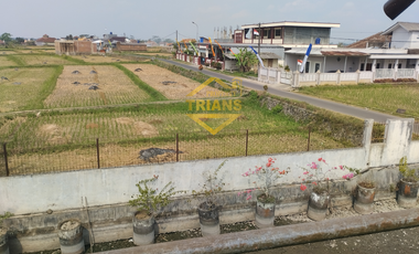 Rumah semi Villa PURBARATU sangat dekat kepusat kota