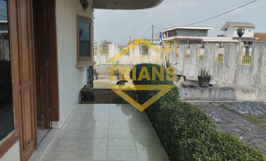 Rumah semi Villa PURBARATU sangat dekat kepusat kota