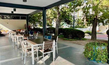 Casa en coto 10 Solares, Vasanta, con cuarto de servicio y estudio con baño completo en pb