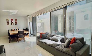 Casa en coto 10 Solares, Vasanta, con cuarto de servicio y estudio con baño completo en pb