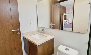 Casa en coto 10 Solares, Vasanta, con cuarto de servicio y estudio con baño completo en pb