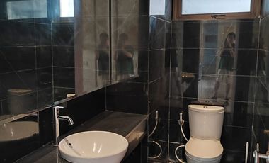 DISEWAKAN RUMAH PLATINUM Graha Famili