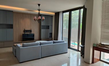 DISEWAKAN RUMAH PLATINUM Graha Famili