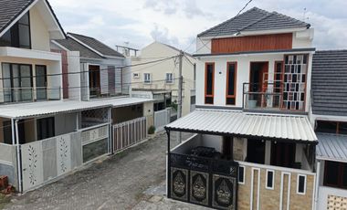 Dijual Rumah 2 Lantai Colomadu 600 jt-an dekat Toll dan Bandara