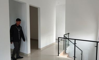 Dijual Rumah 2 Lantai Colomadu 600 jt-an dekat Toll dan Bandara