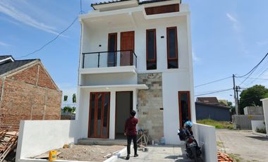 Dijual Rumah 2 Lantai Colomadu 600 jt-an dekat Toll dan Bandara