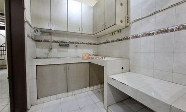 Disewakan Rumah Minimalis Full Renovasi Bagus Kebon Jeruk Baru, Lingkungan Aman dan Bebas Banjir