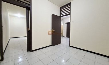 Disewakan Rumah Minimalis Full Renovasi Bagus Kebon Jeruk Baru, Lingkungan Aman dan Bebas Banjir