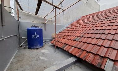 Disewakan Rumah Minimalis Full Renovasi Bagus Kebon Jeruk Baru, Lingkungan Aman dan Bebas Banjir