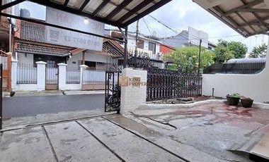 Disewakan Rumah Minimalis Full Renovasi Bagus Kebon Jeruk Baru, Lingkungan Aman dan Bebas Banjir