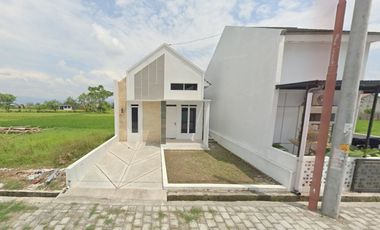 HOUSE IN A HOUSING AREA, JOGONALAN, KLATEN, CENTRAL JAVA