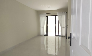 Rumah Cantik 2,5 Lantai Konsep Scandinavian Harga Murah Dekat Jalan Raya