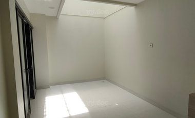 Rumah Cantik 2,5 Lantai Konsep Scandinavian Harga Murah Dekat Jalan Raya