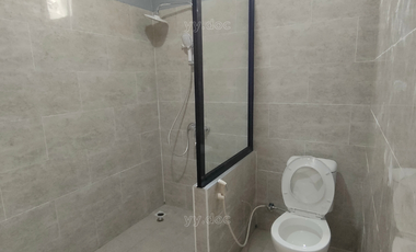 Rumah Cantik 2,5 Lantai Konsep Scandinavian Harga Murah Dekat Jalan Raya