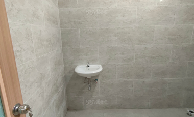 Rumah Cantik 2,5 Lantai Konsep Scandinavian Harga Murah Dekat Jalan Raya