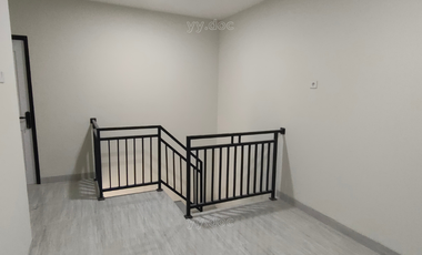 Rumah Cantik 2,5 Lantai Konsep Scandinavian Harga Murah Dekat Jalan Raya