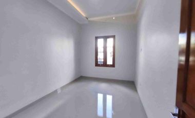 Rumah Baru 2 Lantai Siap Huni di Gentan Solo – Mewah, Lokasi Strategis, Harga Nego!