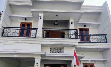 Rumah Baru 2 Lantai Siap Huni di Gentan Solo – Mewah, Lokasi Strategis, Harga Nego!