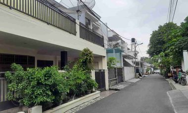 Dijual Cepat Rumah Murah Luas 164 m² di Rawamangun