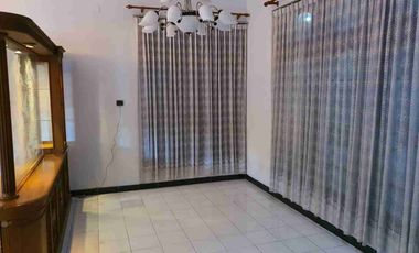 Disewakan Rumah 2 lantai di Perak Surabaya