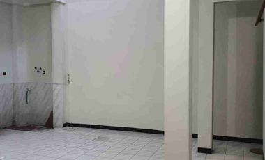 Disewakan Rumah 2 lantai di Perak Surabaya