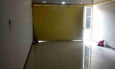 Ruko 2 lantai  cocok untuk kantor dan tempat usaha dengan lokasi strategis dan akses jalan ramai