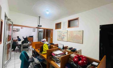 Disewakan rumah mainroad BKR cocok untuk kantor+tempat usaha, lokasi strategis tengah kota bandung