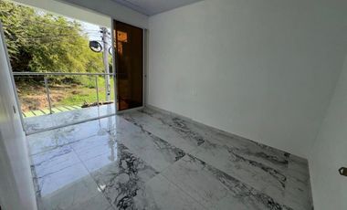 ARRIENDO APARTAMENTO EN EL SEGUNDO PISO, BARRIO LA VORÁGINE.