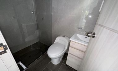 ARRIENDO APARTAMENTO EN EL SEGUNDO PISO, BARRIO LA VORÁGINE.