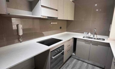 arriendo departamento en las condes 810mil