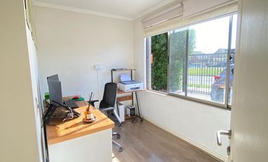 ARRIENDO CASA SECTOR PARQUE BRISAS NORTE 2 PISOS 3D+3B+ESCRITORIO+TERRAZA+QUINCHO+PISCINA+PANELES SOLARES, COLEGIOS HIGHLANDS, CABO DE HORNOS