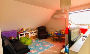 ARRIENDO CASA SECTOR PARQUE BRISAS NORTE 2 PISOS 3D+3B+ESCRITORIO+TERRAZA+QUINCHO+PISCINA+PANELES SOLARES, COLEGIOS HIGHLANDS, CABO DE HORNOS