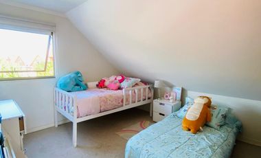 ARRIENDO CASA SECTOR PARQUE BRISAS NORTE 2 PISOS 3D+3B+ESCRITORIO+TERRAZA+QUINCHO+PISCINA+PANELES SOLARES, COLEGIOS HIGHLANDS, CABO DE HORNOS