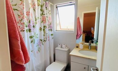 ARRIENDO CASA SECTOR PARQUE BRISAS NORTE 2 PISOS 3D+3B+ESCRITORIO+TERRAZA+QUINCHO+PISCINA+PANELES SOLARES, COLEGIOS HIGHLANDS, CABO DE HORNOS