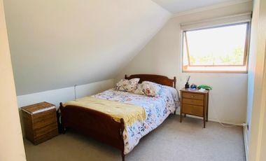 ARRIENDO CASA SECTOR PARQUE BRISAS NORTE 2 PISOS 3D+3B+ESCRITORIO+TERRAZA+QUINCHO+PISCINA+PANELES SOLARES, COLEGIOS HIGHLANDS, CABO DE HORNOS