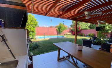 ARRIENDO CASA SECTOR PARQUE BRISAS NORTE 2 PISOS 3D+3B+ESCRITORIO+TERRAZA+QUINCHO+PISCINA+PANELES SOLARES, COLEGIOS HIGHLANDS, CABO DE HORNOS